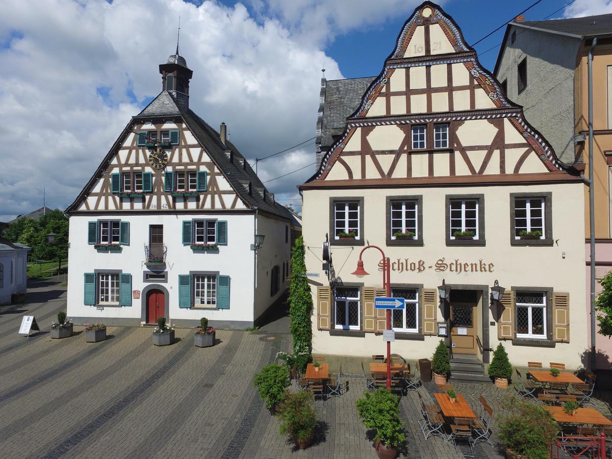 Hotel Zur Schloss-Schenke Нойвід Екстер'єр фото