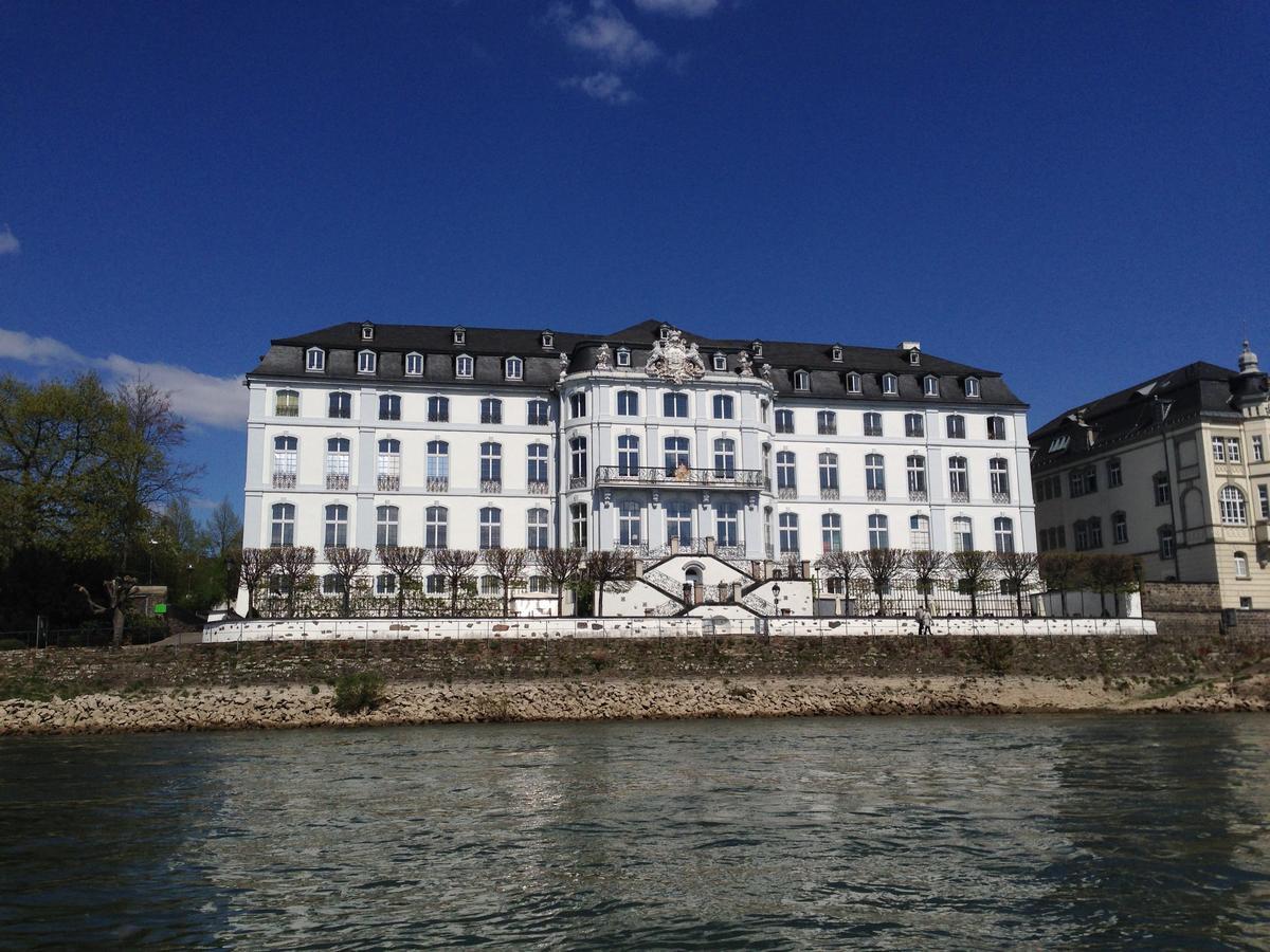 Hotel Zur Schloss-Schenke Нойвід Екстер'єр фото